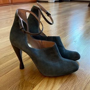 Emporio Armani Heels (7.5)